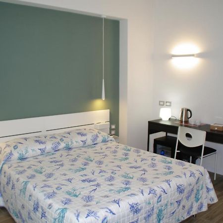Travel House Hotel Специя Екстериор снимка