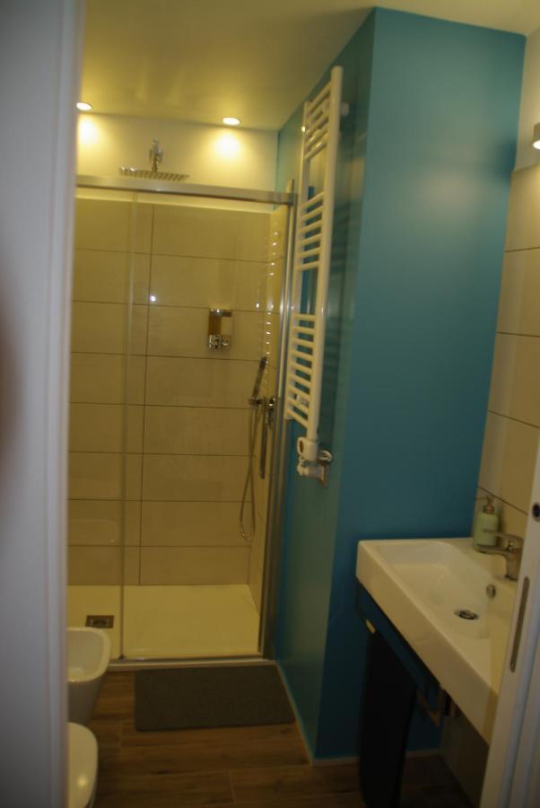 Travel House Hotel Специя Екстериор снимка