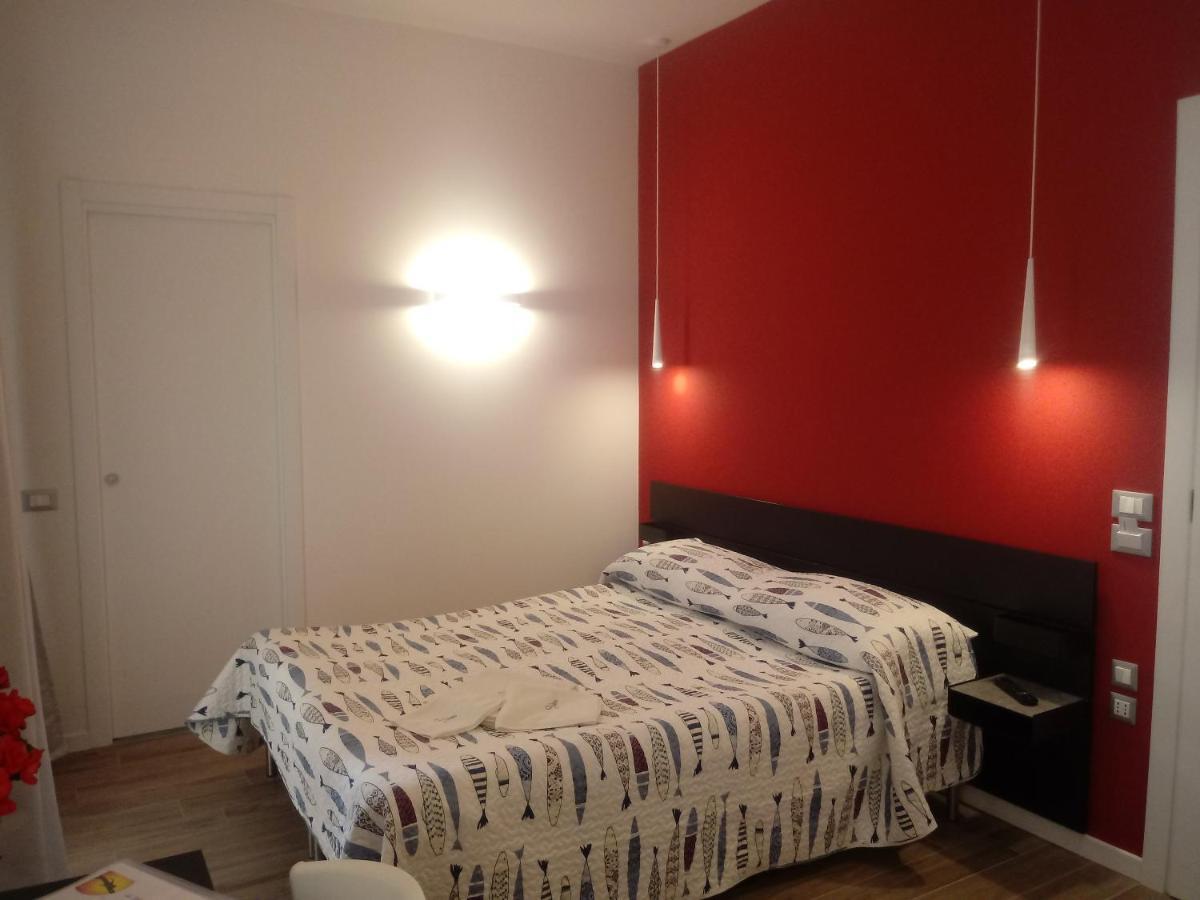 Travel House Hotel Специя Екстериор снимка