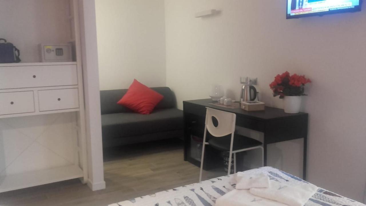 Travel House Hotel Специя Екстериор снимка
